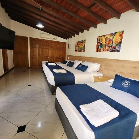 Hotel Boutique Deluxe Home Меделин Екстериор снимка