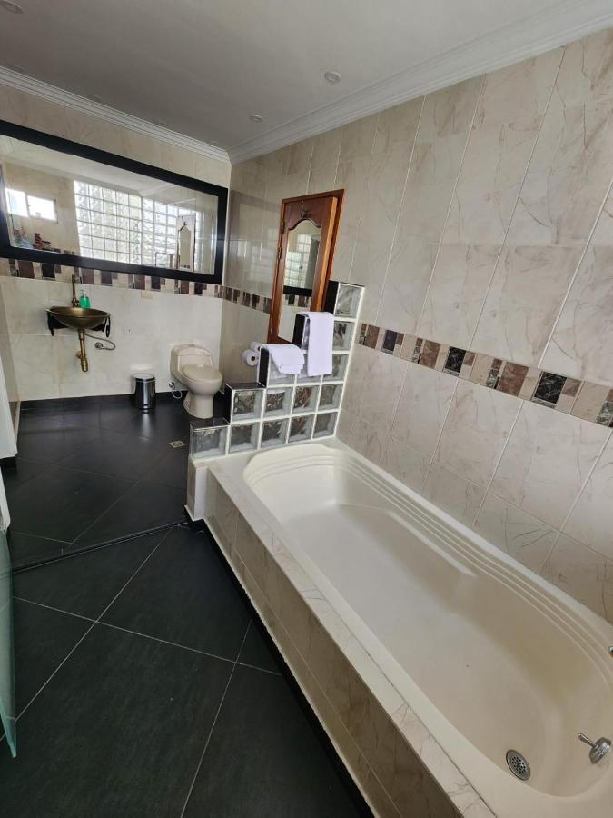 Hotel Boutique Deluxe Home Меделин Екстериор снимка