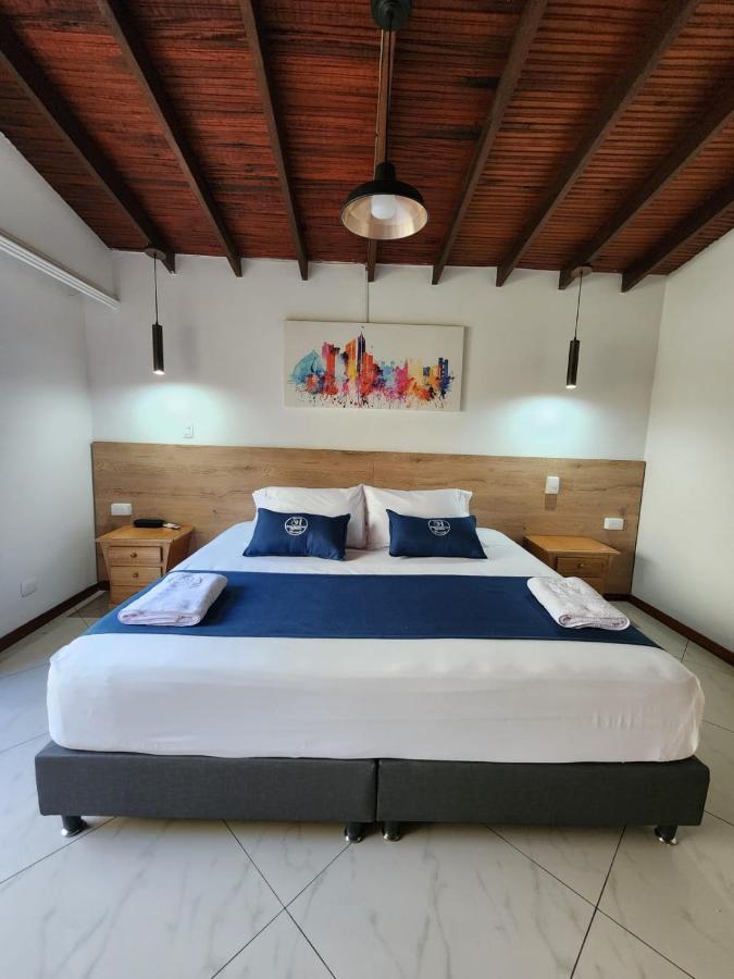 Hotel Boutique Deluxe Home Меделин Екстериор снимка