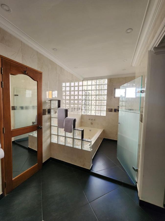 Hotel Boutique Deluxe Home Меделин Екстериор снимка
